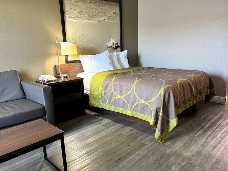 More Photos Of 1000 Highway 90, Bay Saint Louis Hotel For Sale