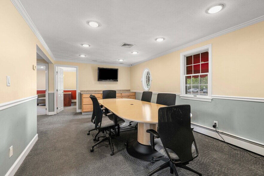 More Photos Of 1764 Main St, Tewksbury Office For Lease