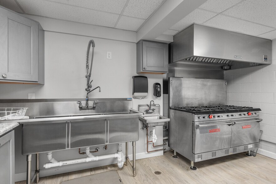 More Photos Of 2450 Pontoon Rd, Granite City Religious Facility For Sale