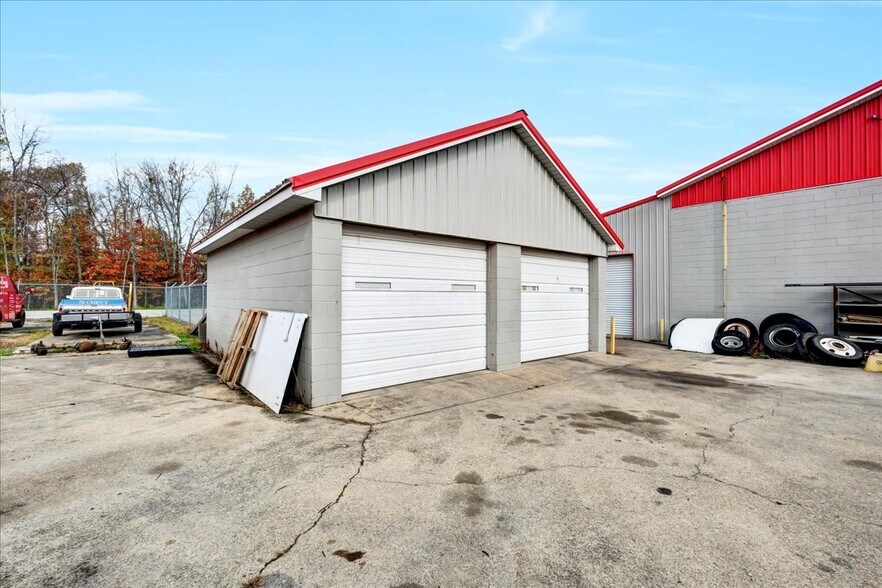 More Photos Of 133 W Blue Lick Rd, Shepherdsville Auto Repair For Sale