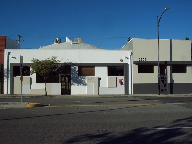Primary Photo Of 2705-2707 W Empire Ave, Burbank Manufacturing For Lease