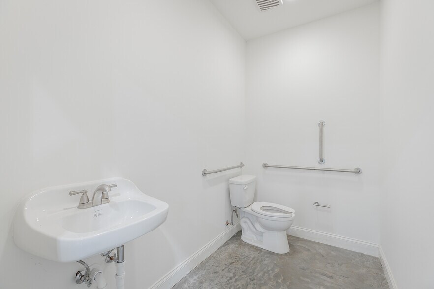 More Photos Of 3907 Caine Ln, Chattanooga Warehouse For Sale