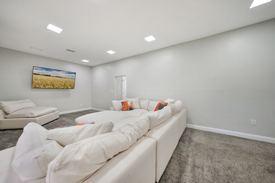 More Photos Of 2461 SW Highway 17, Arcadia Warehouse For Sale