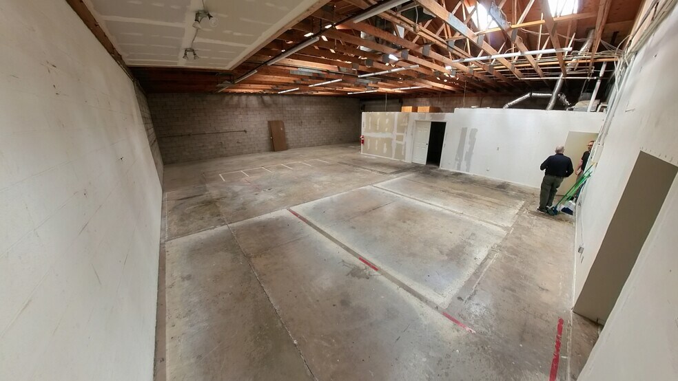 More Photos Of 3772 E Kleindale Rd, Tucson Warehouse For Lease