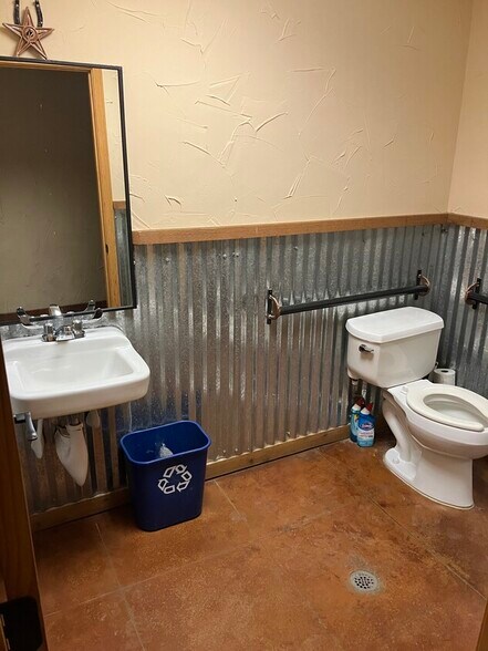 More Photos Of 3009 Sandy Ln, Fort Worth Warehouse For Sale