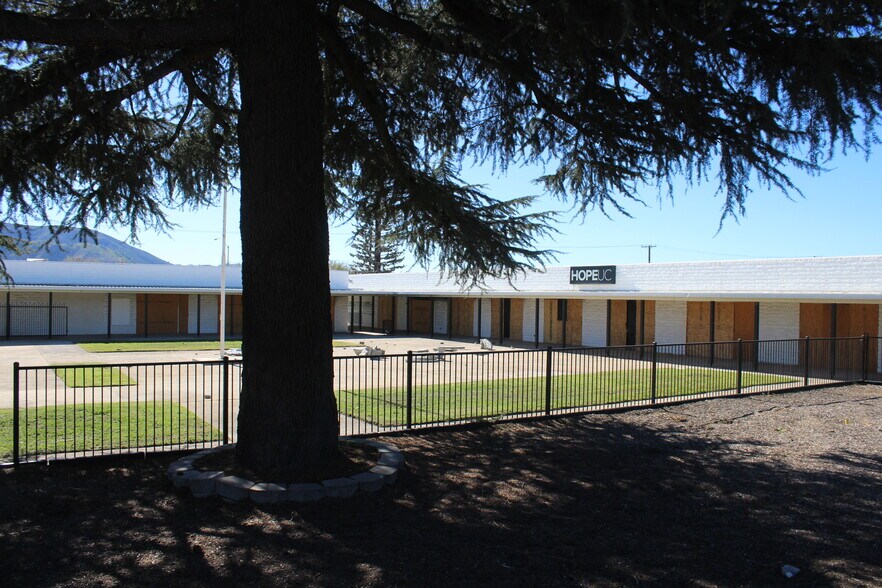 Primary Photo Of 1170 W Ramsey St, Banning Freestanding For Sale