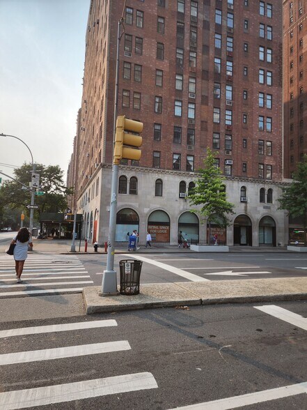 More Photos Of 219 9th Ave, New York Apartments For Sale