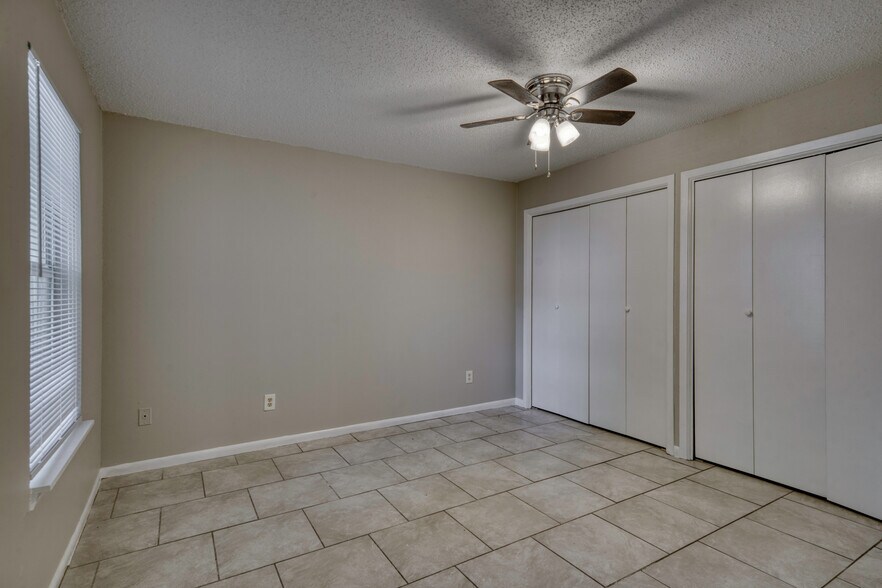 More Photos Of 2000 Kazmeier Plz, Bryan Apartments For Sale