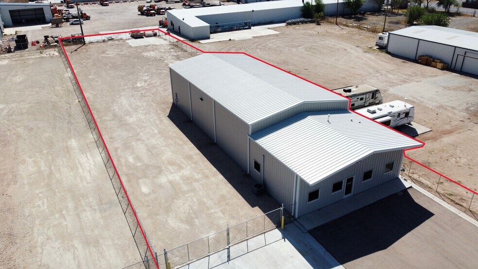 Primary Photo Of 1505 Elwyn, Midland Industrial For Lease