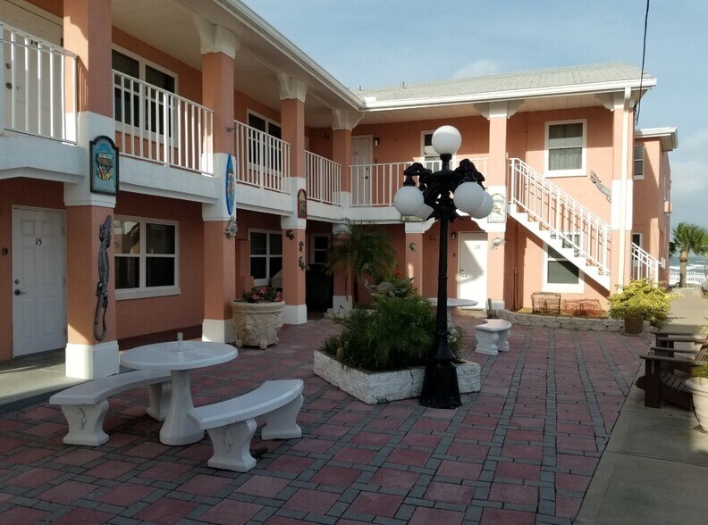 More Photos Of 1819 S Atlantic Ave, Daytona Beach Hotel For Sale