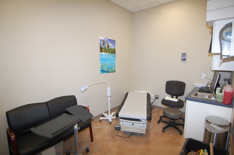 More Photos Of 217 8th Ave, Wellman Medical For Lease