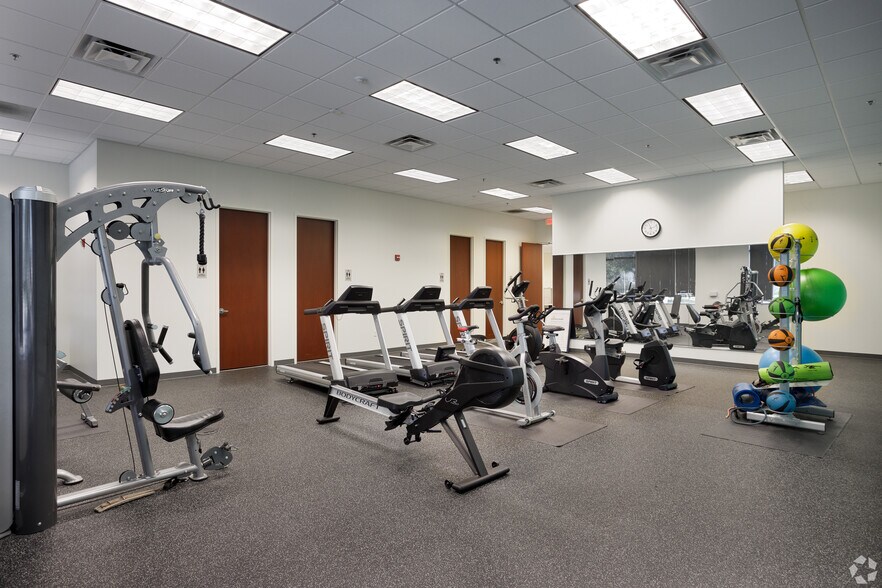 More Photos Of 30 S Keller Rd, Orlando Flex For Lease