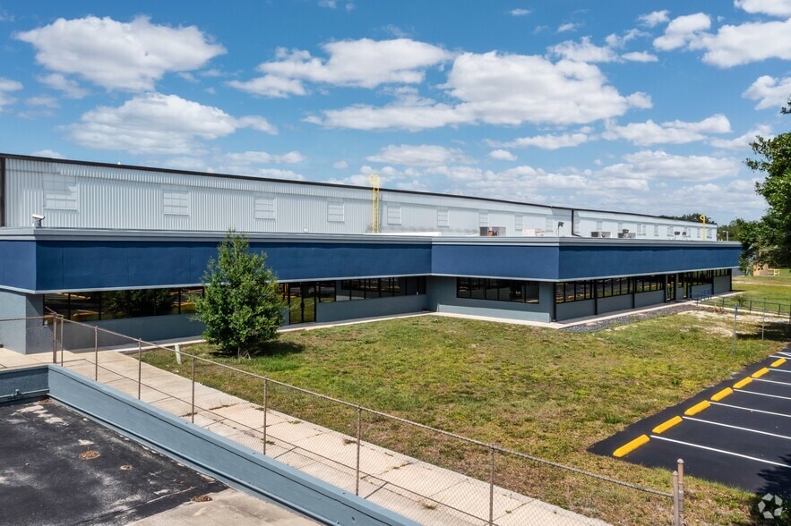 More Photos Of 851 E Maple St, Winter Garden Manufacturing For Lease