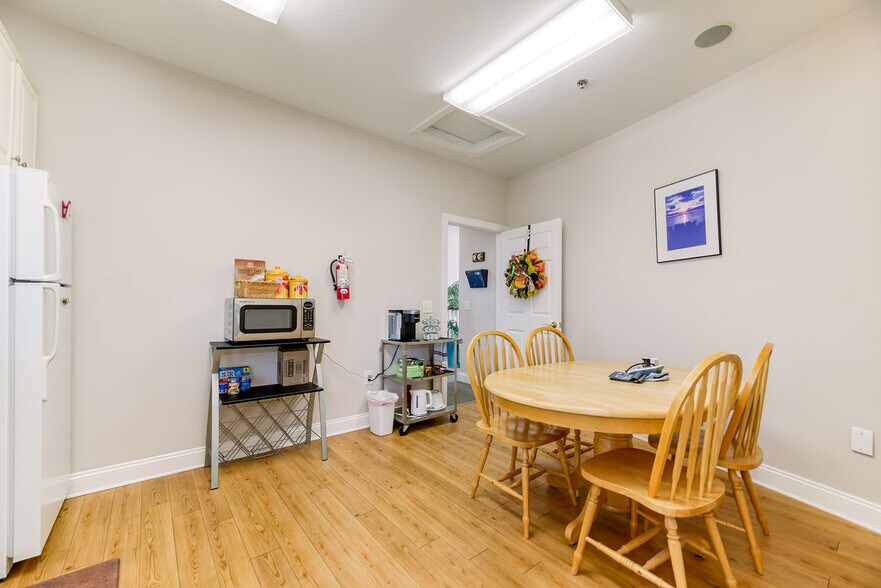 More Photos Of 3210 N Croatan Hwy, Kill Devil Hills Office Residential For Sale