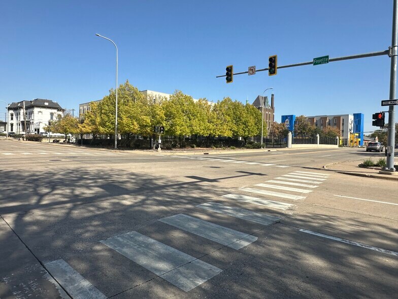 More Photos Of 606 Fayette St, Peoria Office For Sale