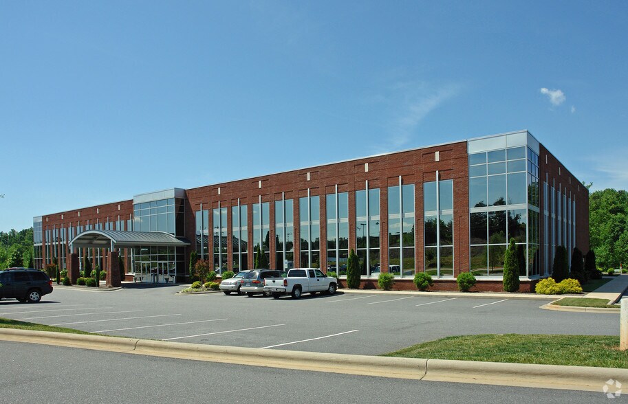 More Photos Of 2660 Tate Blvd SE, Hickory Medical For Lease