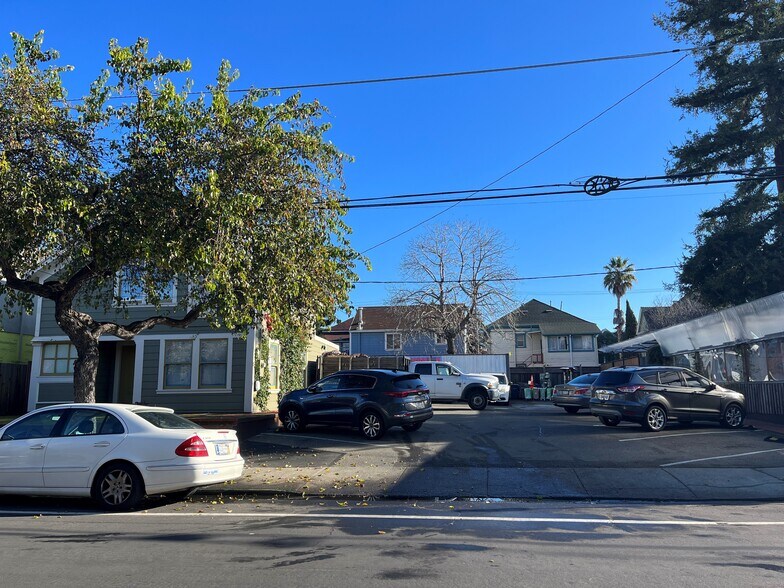 More Photos Of 5874 Doyle St, Emeryville Office For Sale