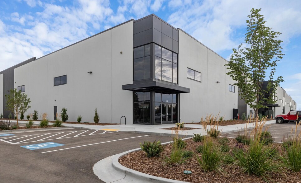 More Photos Of 1135 N Hickory Ave, Meridian Warehouse For Sale