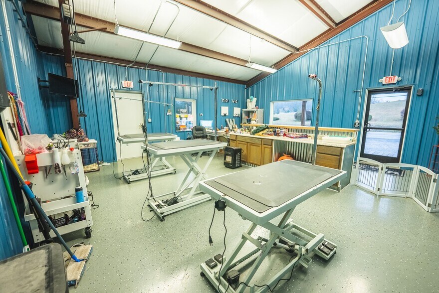 More Photos Of 19462 Lee Hwy, Abingdon General Retail For Sale