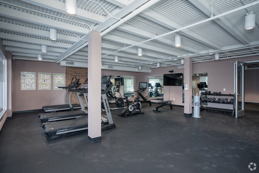 More Photos Of 2361 W Highway 36, Roseville Office For Lease