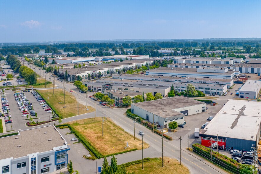 More Photos Of 1530 Kingsway Ave, Port Coquitlam Warehouse For Lease