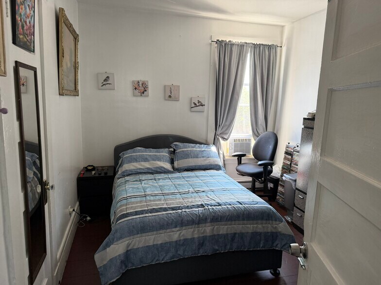 More Photos Of 1362 State St, New Haven Storefront Retail Residential For Sale