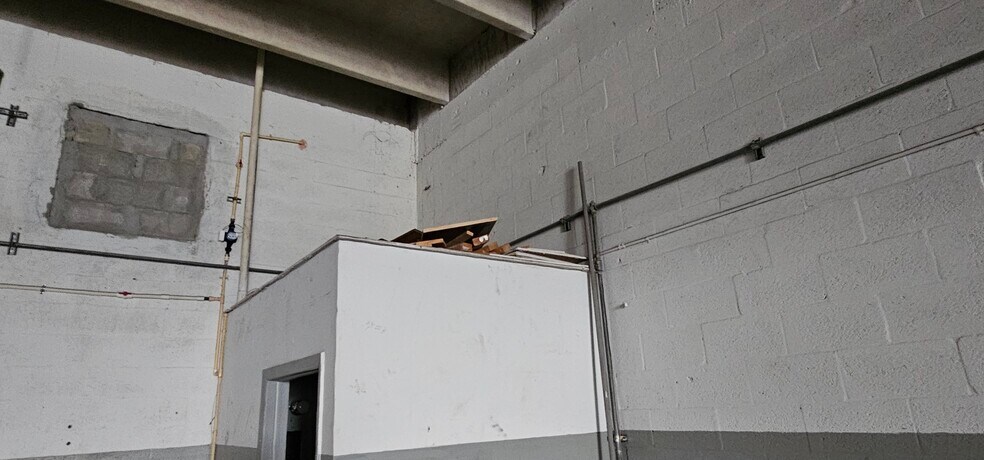 More Photos Of 10750-10796 SW 188th St, Miami Warehouse For Lease