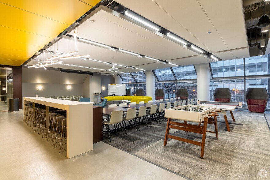 More Photos Of 203 N LaSalle St, Chicago Coworking Space