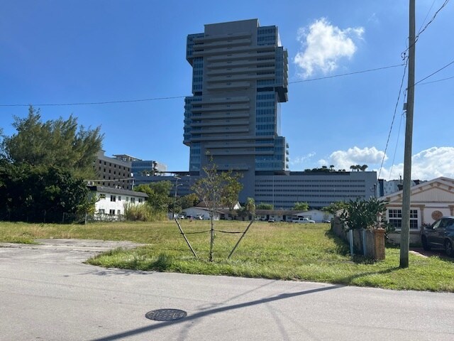 More Photos Of 418 SE 8th St, Hallandale Beach Land For Sale