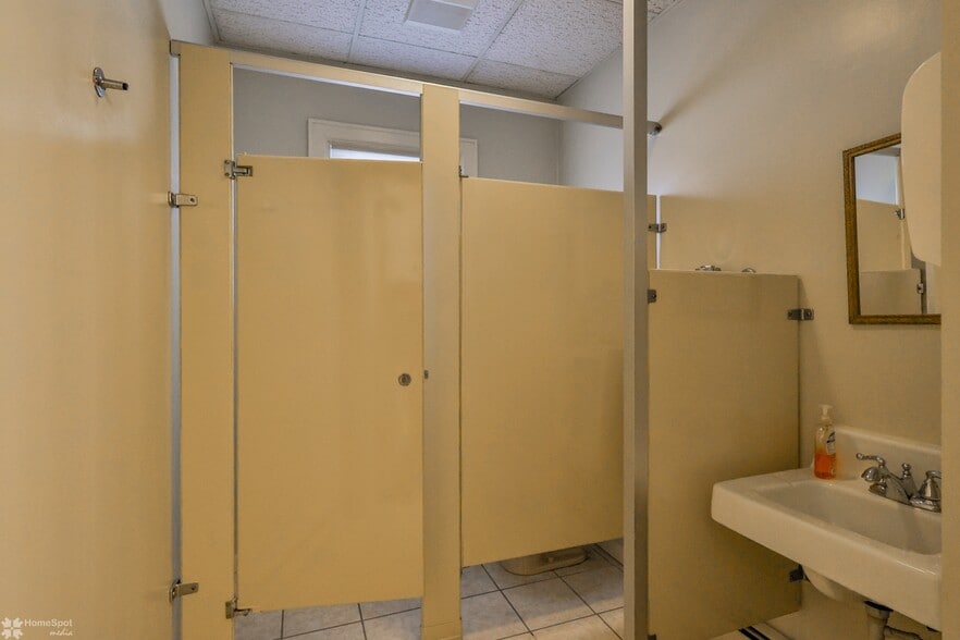 More Photos Of 1619 W Hamilton St, Allentown Funeral Home For Sale