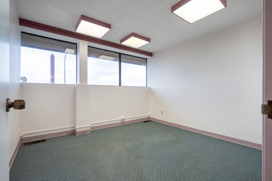 More Photos Of 6209 44 St, Lloydminster Office For Lease