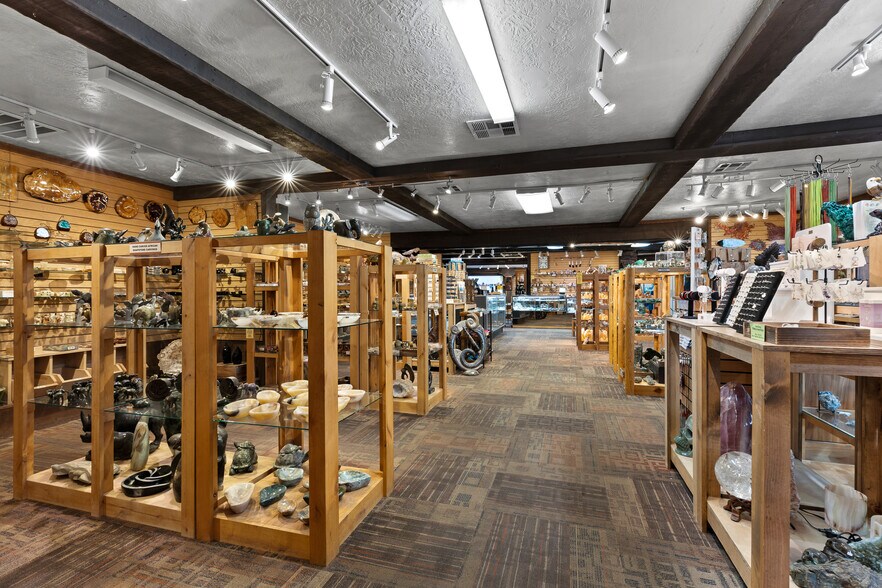 More Photos Of 694 Zion Park Blvd, Springdale Storefront Retail Residential For Sale