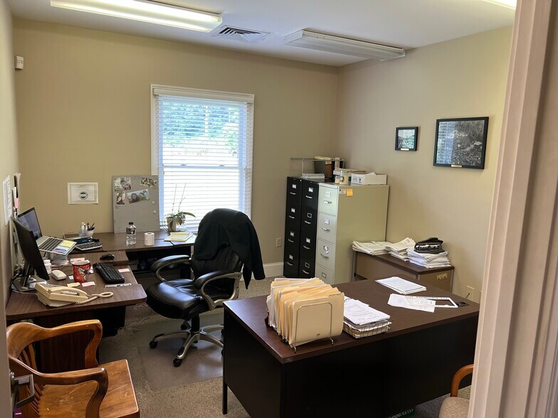 More Photos Of 1715 Riverside Dr, Knoxville Office For Sale