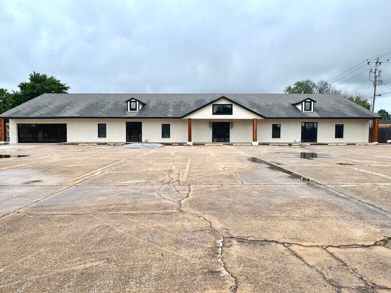 Primary Photo Of 719 E 141st St, Glenpool Funeral Home For Lease