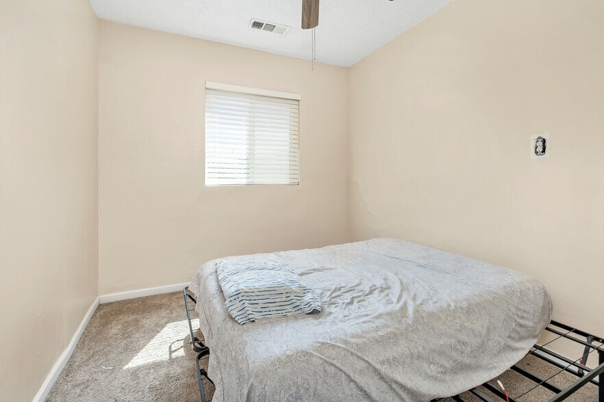More Photos Of 5915 Weedpatch Hwy, Bakersfield Apartments For Sale