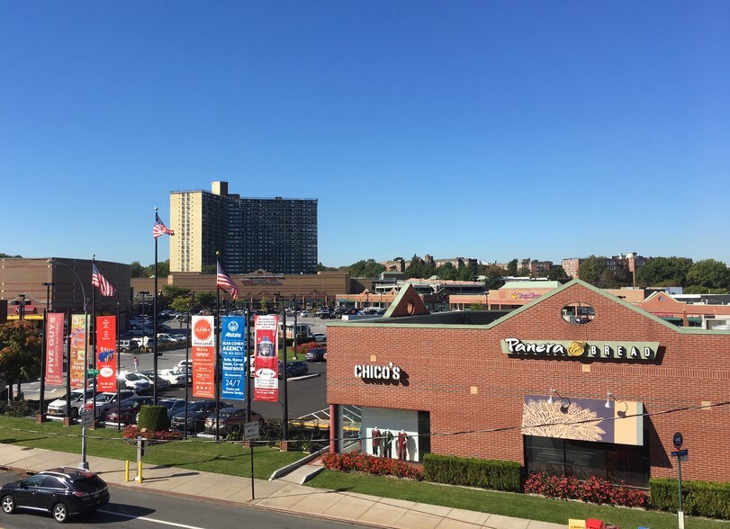 More Photos Of 2391 Bell Blvd, Bayside Medical For Lease