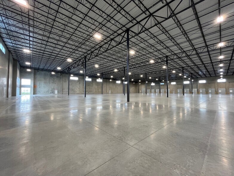 More Photos Of FM 2720 & US 130, Lockhart Unknown For Lease