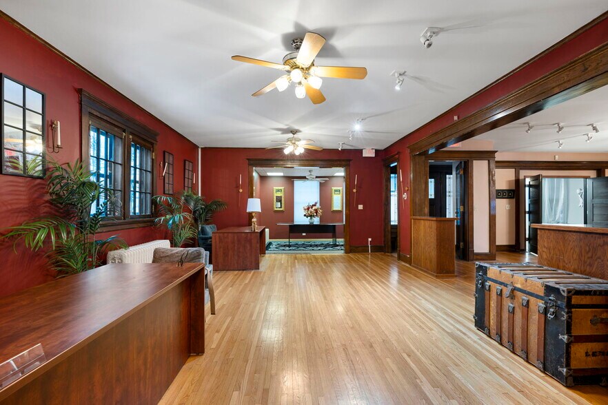 More Photos Of 3040 Lyndale Ave S, Minneapolis Office For Sale