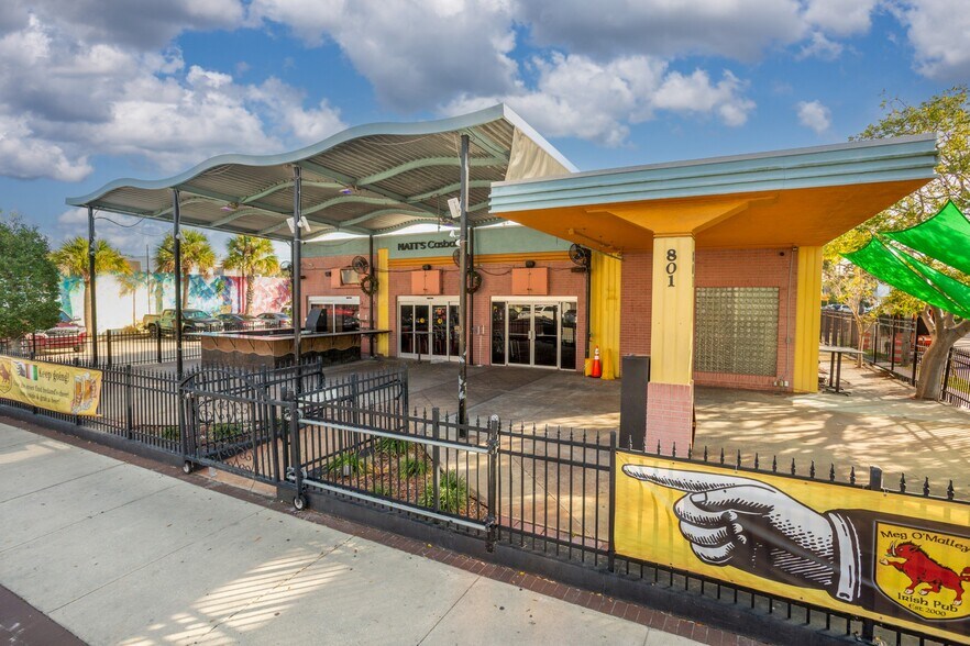 Primary Photo Of 801 E New Haven Ave, Melbourne Restaurant For Sale