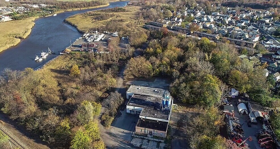 More Photos Of 113-114 Whitehead Ave, South River Land For Lease