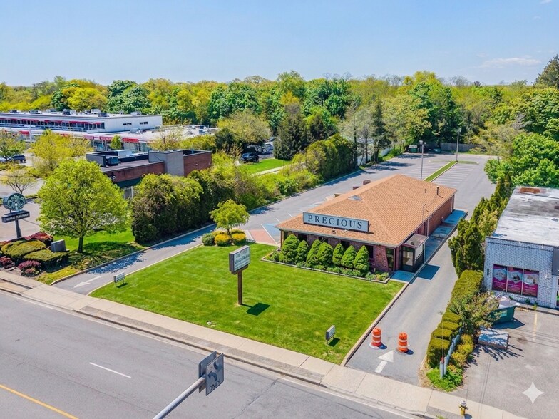 Primary Photo Of 504 Larkfield Rd, East Northport Restaurant For Lease