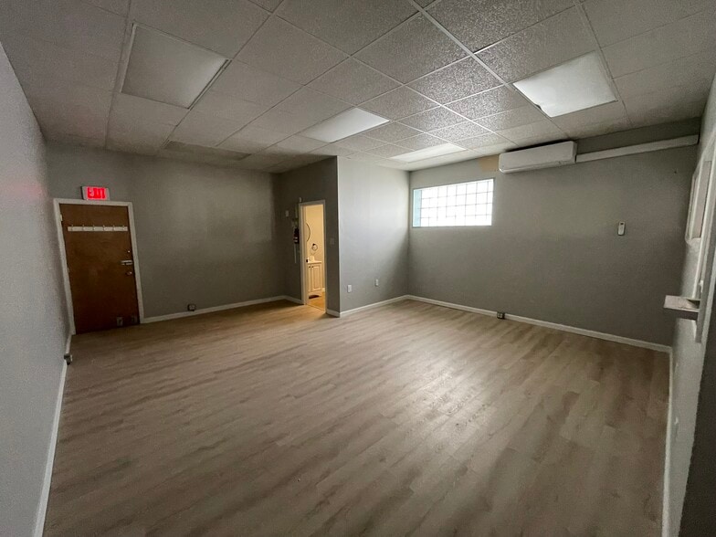 More Photos Of 2660 Lefevre St, Philadelphia General Retail For Lease