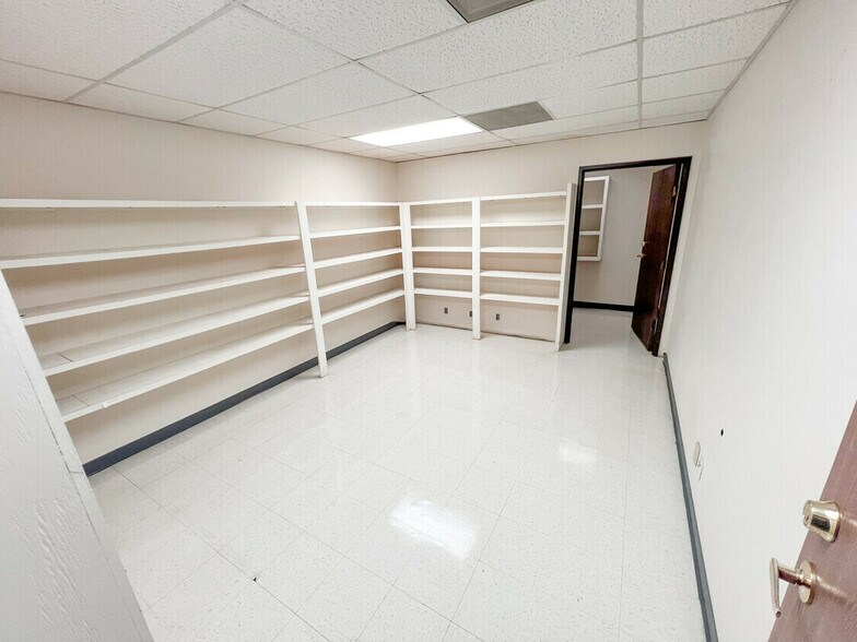 More Photos Of 3016 Kermit Hwy, Odessa Office For Lease