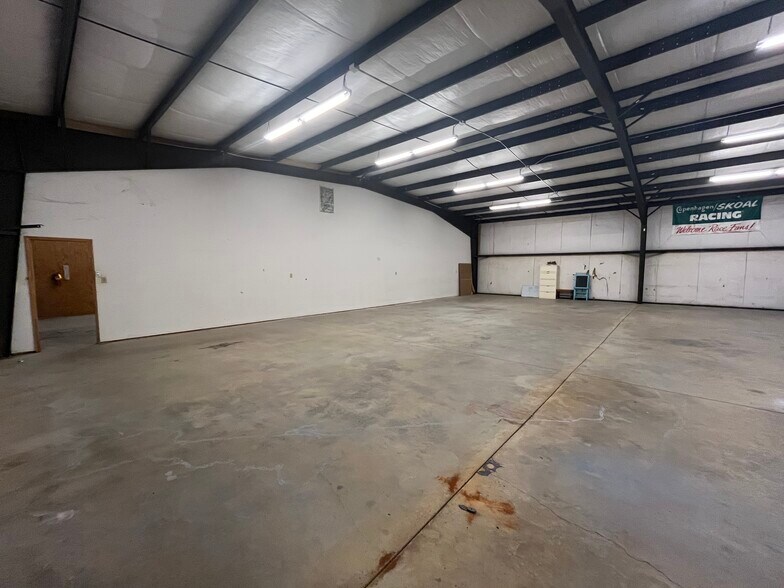 More Photos Of 4086 N NC 16 Business Hwy, Denver Industrial For Lease