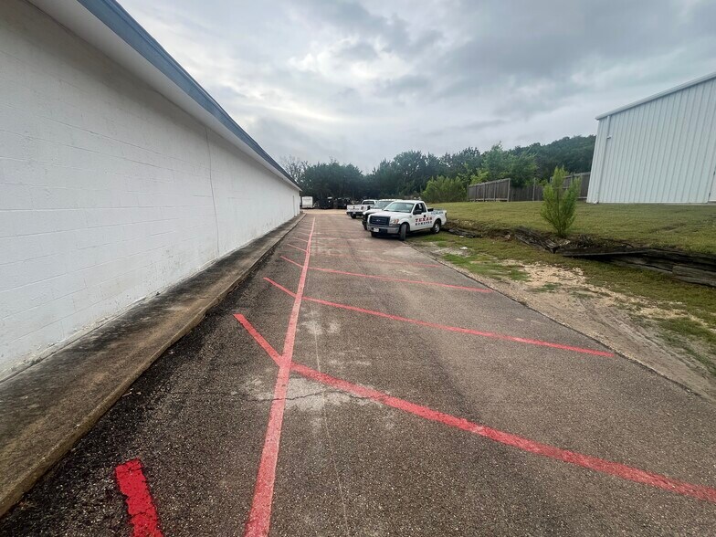 More Photos Of 401 W Us-190 Hwy, Copperas Cove Freestanding For Sale