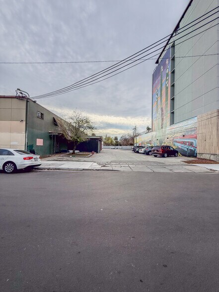 More Photos Of 995 E Santa Clara St, San Jose Storefront For Lease