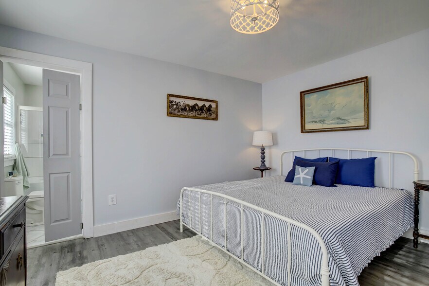 More Photos Of 3691 Main St, Chincoteague Marina For Sale