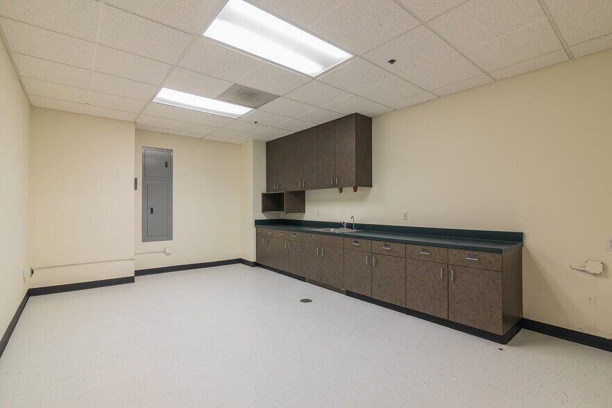 More Photos Of 1251 Puerta Del Sol, San Clemente Warehouse For Sale