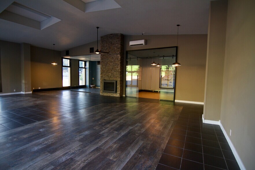 More Photos Of 246 S Shepherd St, Sonora Specialty For Sale