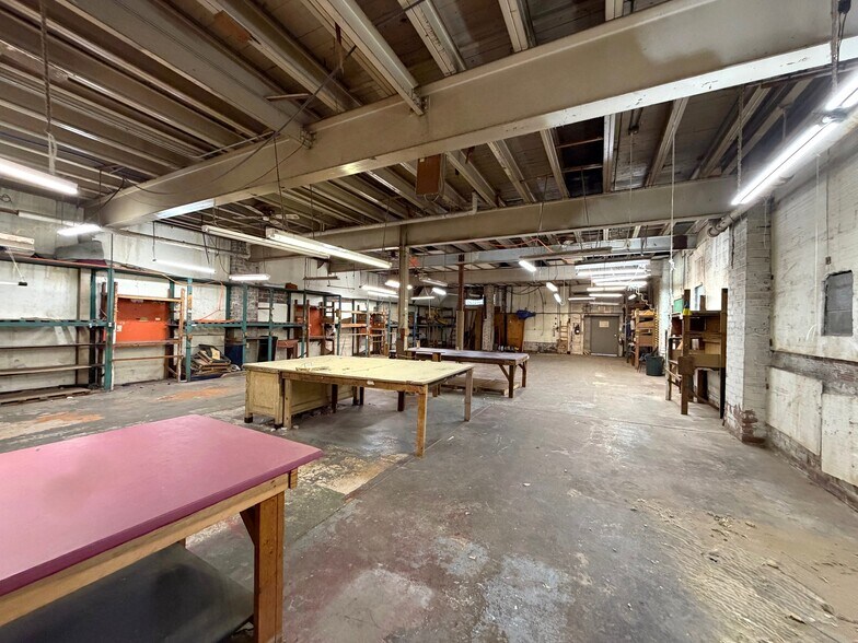 More Photos Of 814 Cleveland Ave NW, Canton Freestanding For Lease